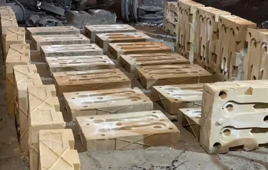 Cor Logam Terdekat