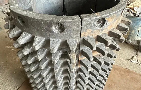 Supplier Sparepart Roller Crusher & Tooth Mill Material FCD/FC Terpercaya di Makassar: Tahan Gesek & Presisi Tinggi